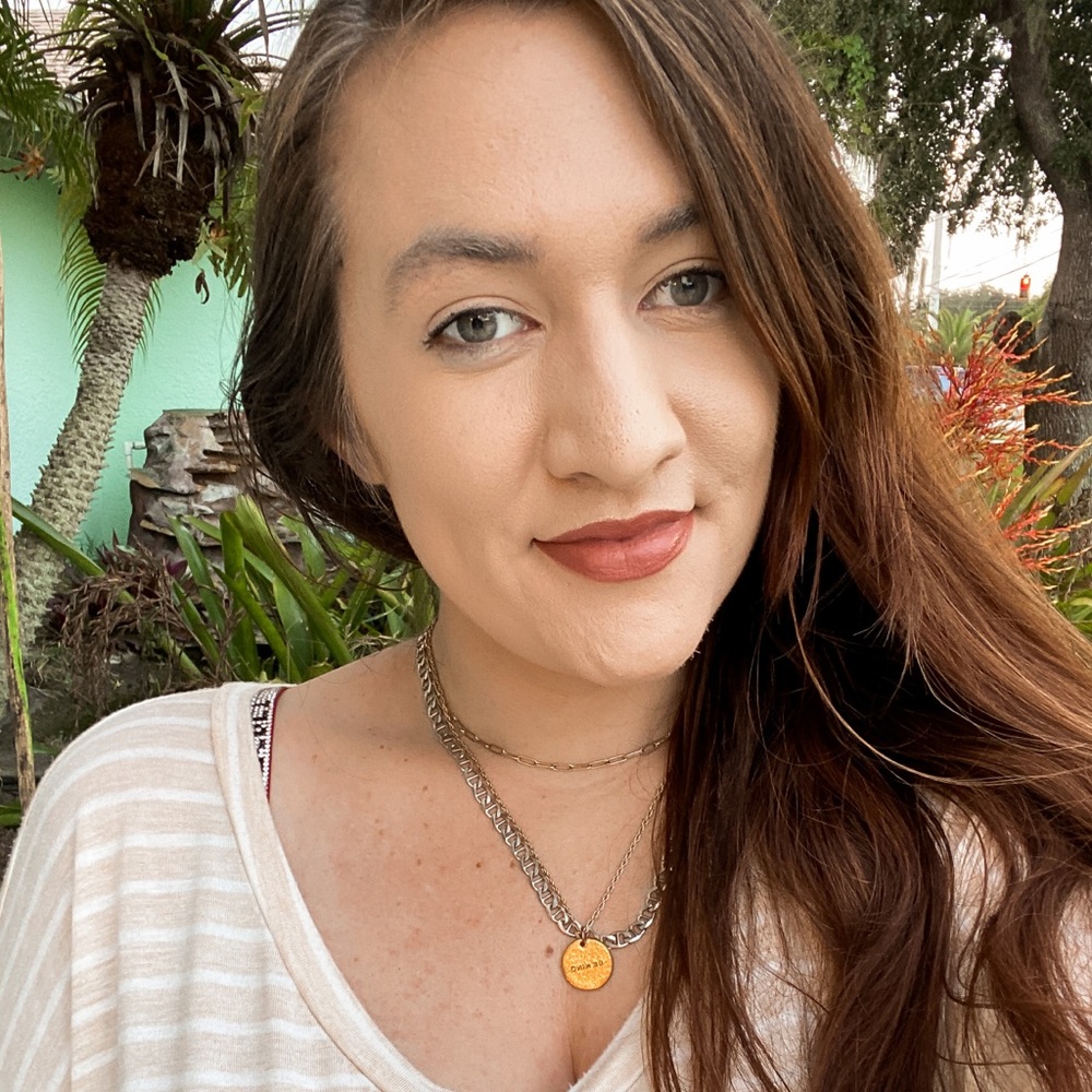 Meet your Posher, Caisey